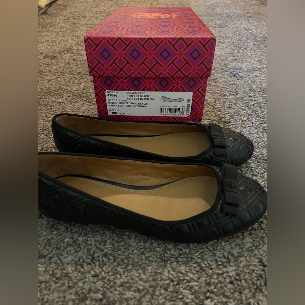 Elegant Black Quilted Women's Flats - Picture 5 of 7